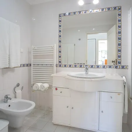 7 Club Atlantico - Wonderful Five-bedroom Willa Carvoeiro (Lagoa)