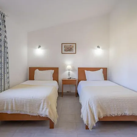 7 Club Atlantico - Wonderful Five-bedroom Willa *
